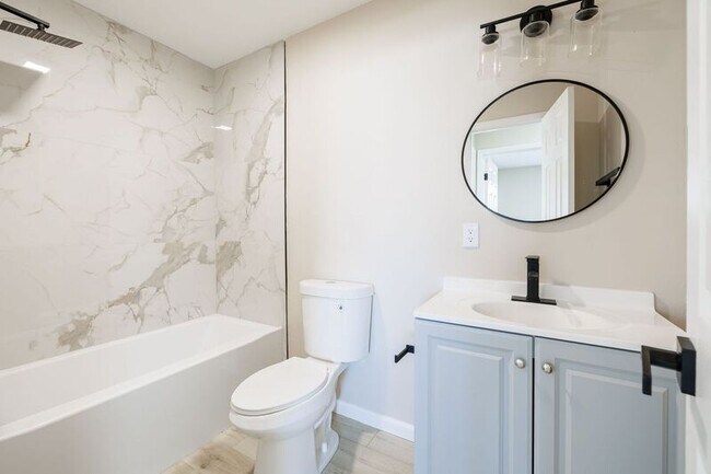 Building Photo - 35 Oakmount Ave