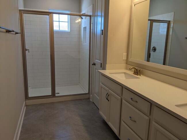 Building Photo - 25 Ibiza Ct