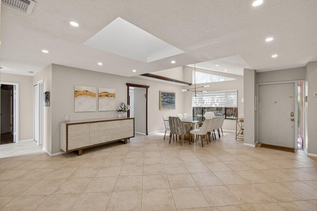 Building Photo - 7745 Stanway Pl