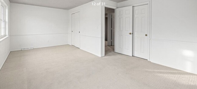 Building Photo - 7542 S Cove Cir