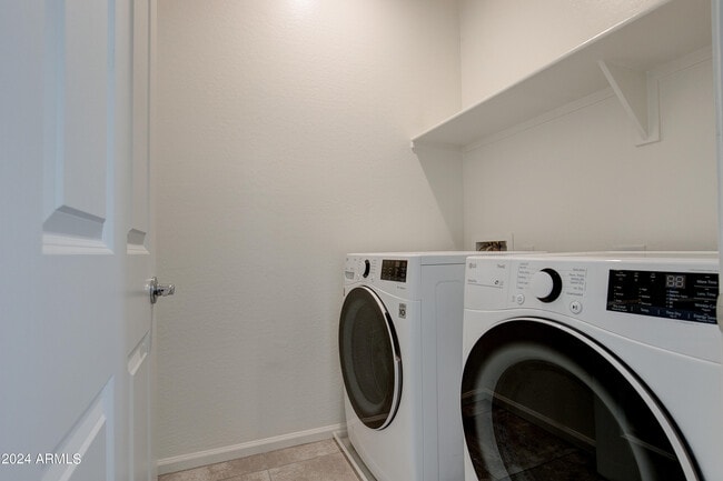 Building Photo - 15717 W Polk St