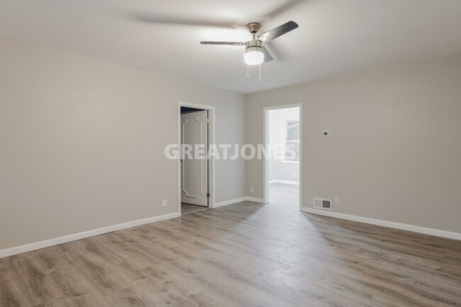 Building Photo - 2220 Gaebler Ave
