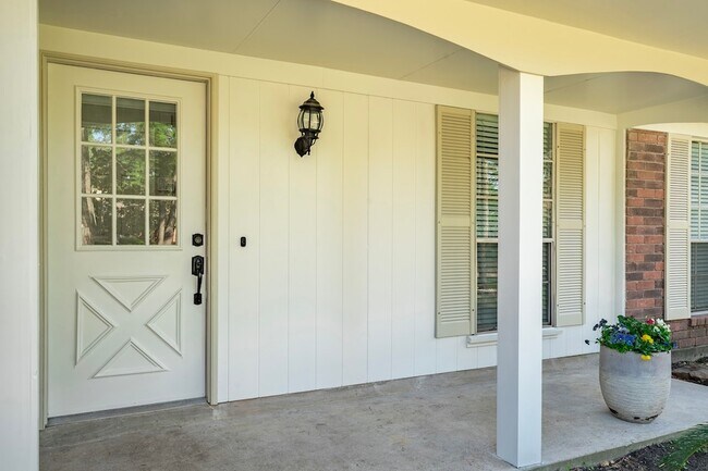 Building Photo - 23 E Stony Bridge Cir