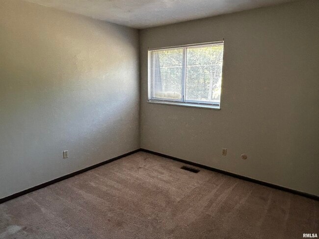 Building Photo - 3428 W Richwoods Blvd