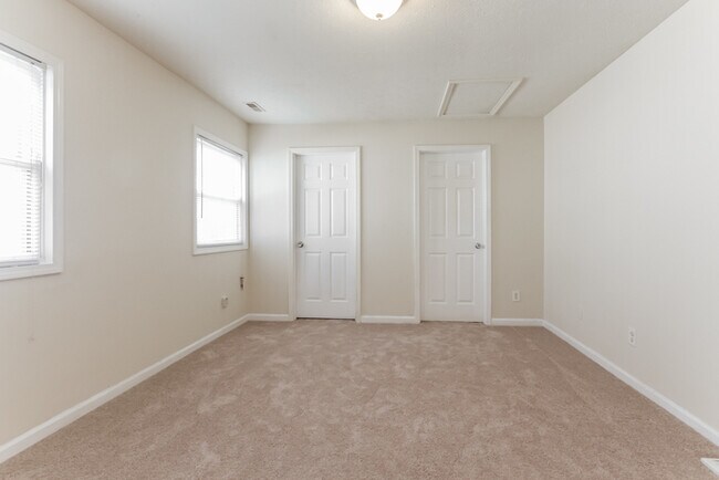 Building Photo - One Month Free Rent!! You're going to love...