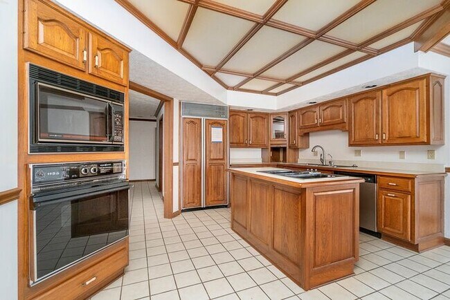 Building Photo - Beautiful Wooded Lot