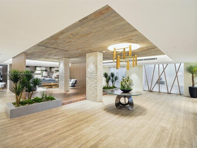 Building Photo - 2301 Collins Ave