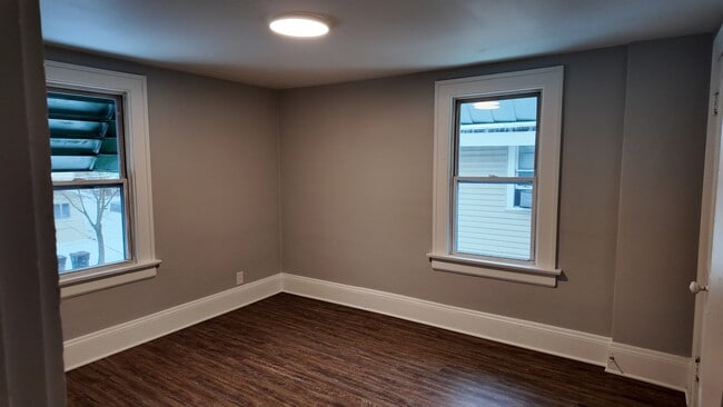 Building Photo - 346 Cleveland St