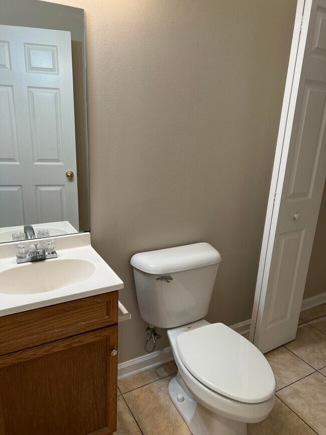 Building Photo - 732 E Mack Bayou Dr