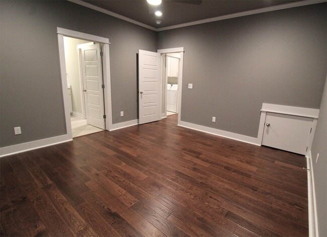 Building Photo - 2043 S Florida Way