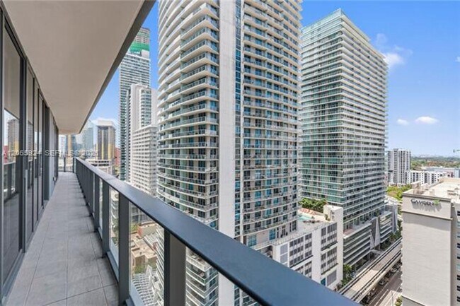 Building Photo - 1000 Brickell Plaza