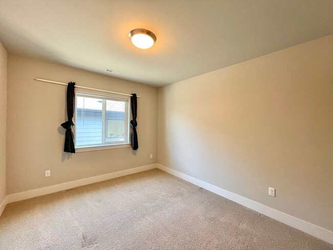 Building Photo - Great Home For Rent