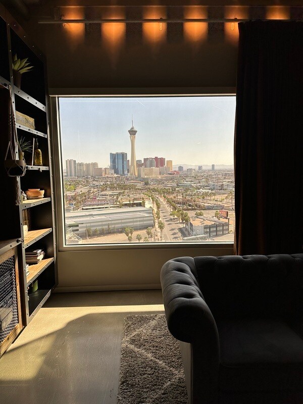Building Photo - 900 S Las Vegas Blvd