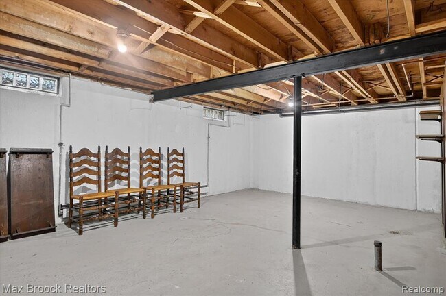 Building Photo - 100 W Hickory Grove Rd