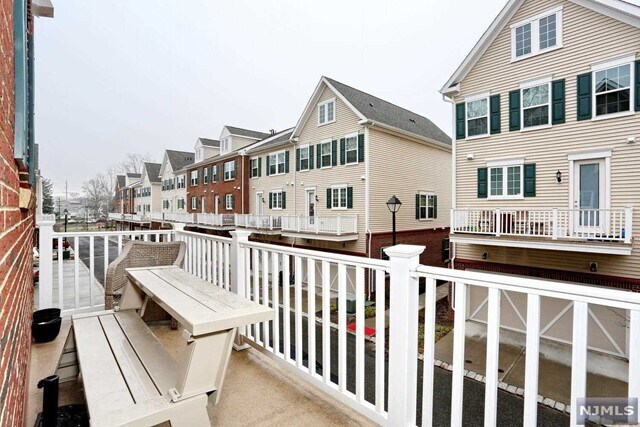 Building Photo - 4-12-30 30th St