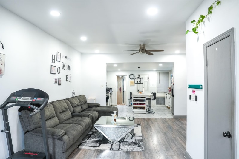 Building Photo - 134 Broadway