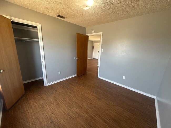 Building Photo - 12756 Candleridge Dr