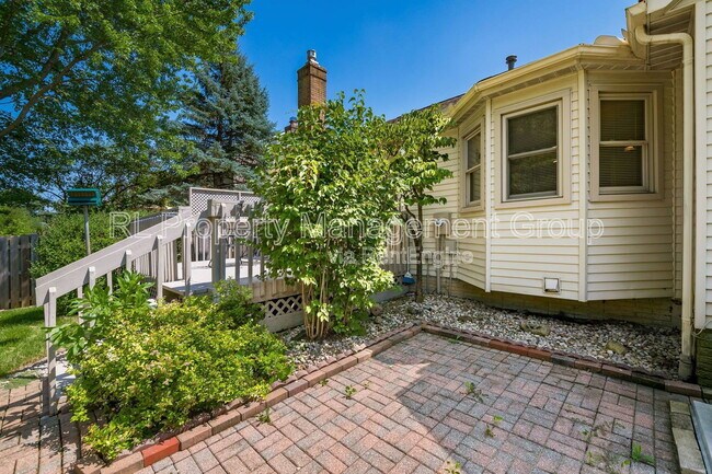 Building Photo - 356 Northview Dr