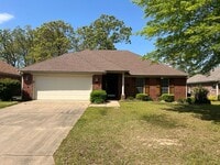 Building Photo - 3 Bed 2 Bath Home