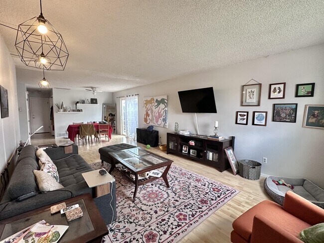 Building Photo - 4107 Hayes Cir