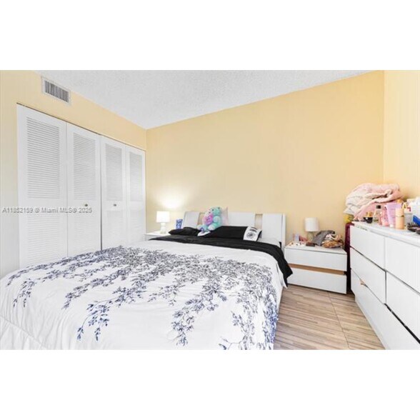 Building Photo - 8205 SW 152nd Ave