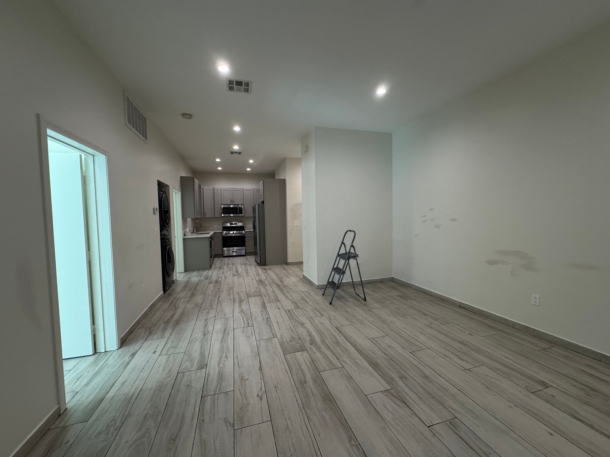 Building Photo - 14224 Friar St