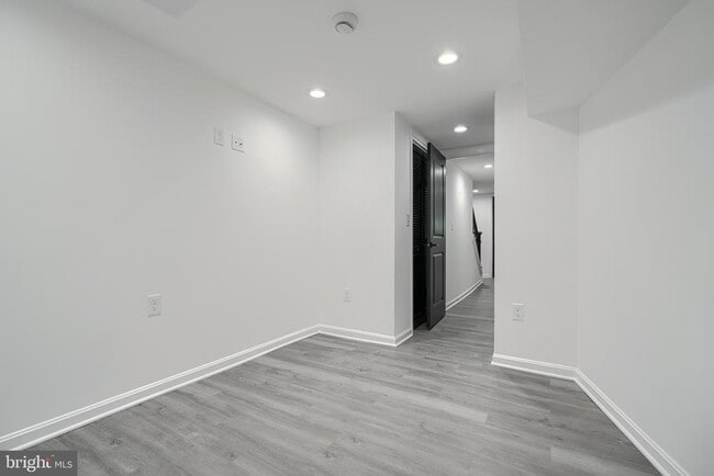 Building Photo - 1328 N Chester St