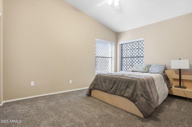 Building Photo - 5713 E Nisbet Rd