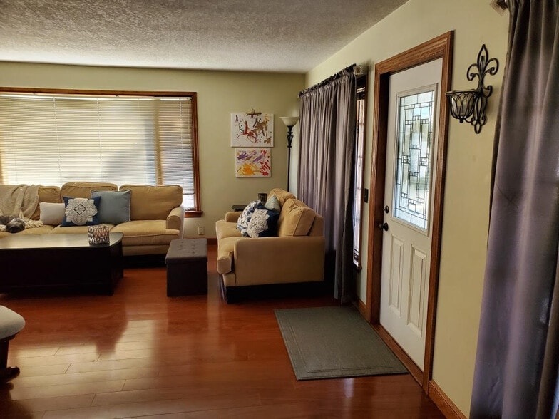 Building Photo - 314 N Grove St