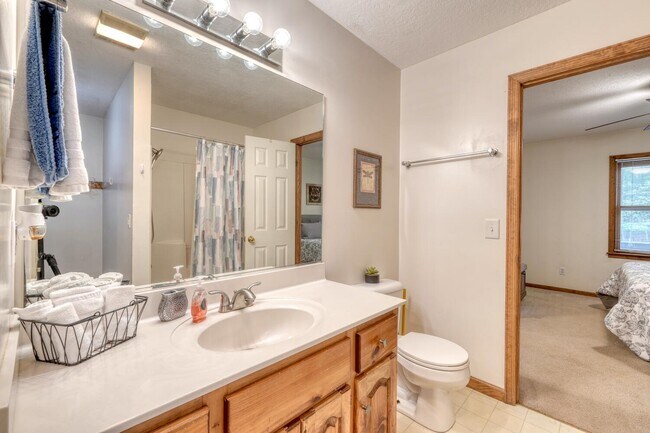 Building Photo - 3739 Pat Colwell Rd