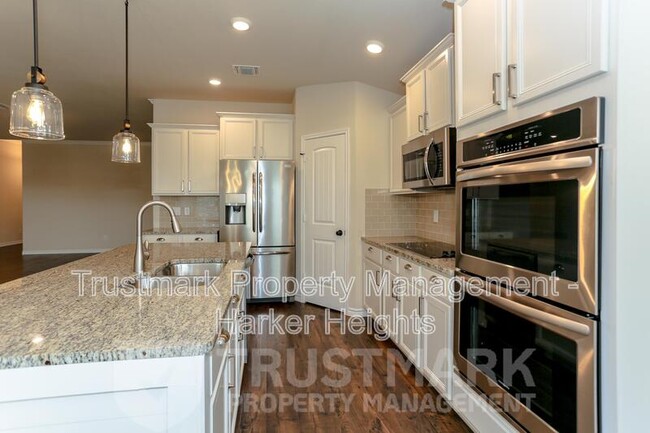 Building Photo - 5610 Fenton Ln