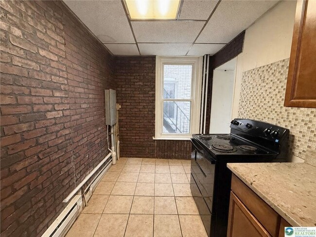 Building Photo - 518 Tilghman St
