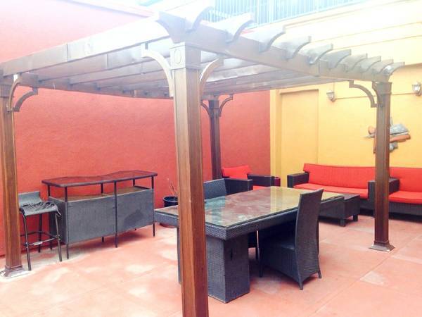 Building Photo - 312 W 5th St