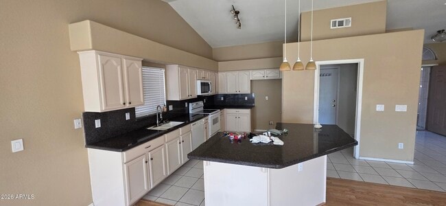 Building Photo - 9163 W Davis Rd