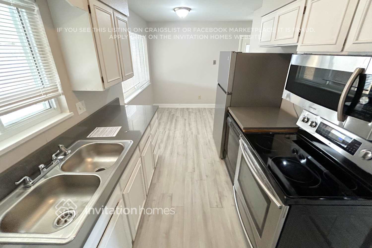 Building Photo - 1284 Ember St