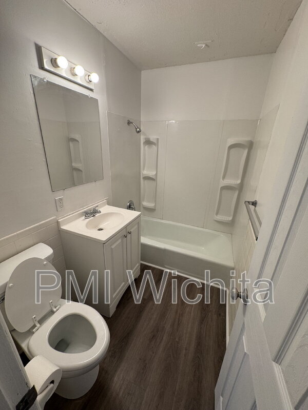 Building Photo - 1508 W Esthner Ave