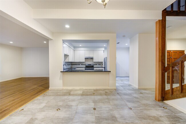 Building Photo - 12625 Memorial Dr