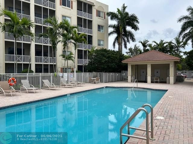 Building Photo - 3600 Oaks Clubhouse Dr