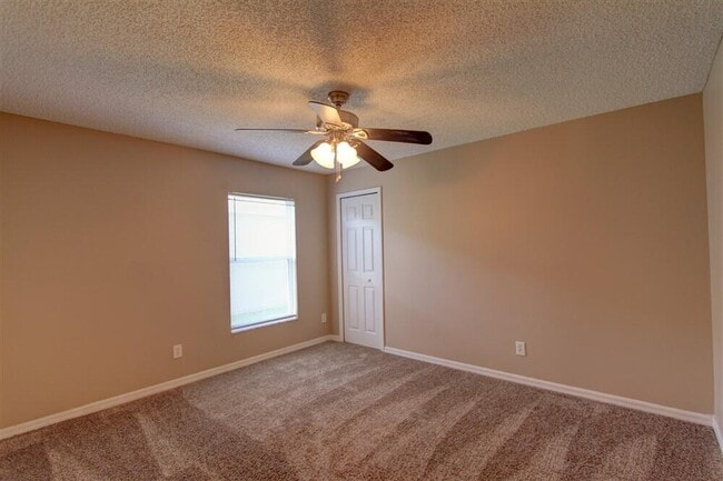 Building Photo - 2477 Deercroft Dr