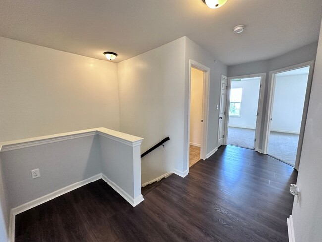 Building Photo - Charming 3 Bedroom Townhome in Palmyra
