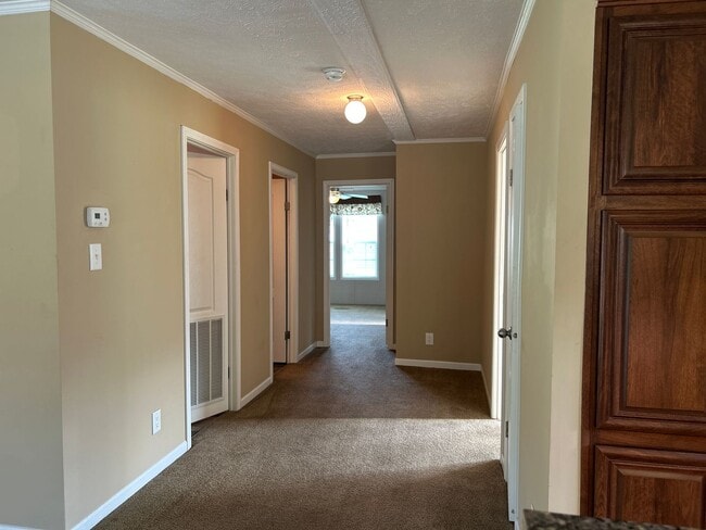 Building Photo - Move in Ready - 2 Bedroom/2 Bath