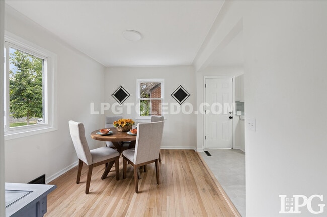 Building Photo - 2736 Northwood Ave