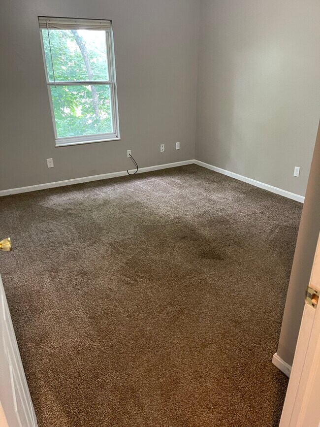 Building Photo - 6320 E Miami River Rd