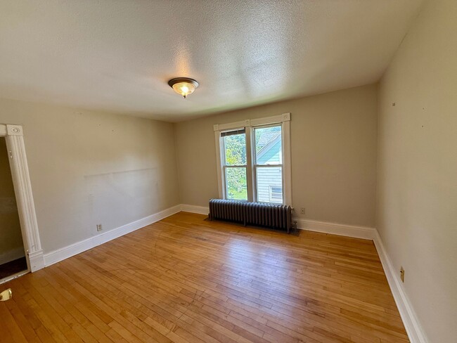 Building Photo - 238 Scott Ave