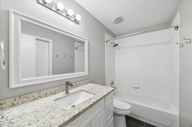 Building Photo - 21211 Grand Linden Ct