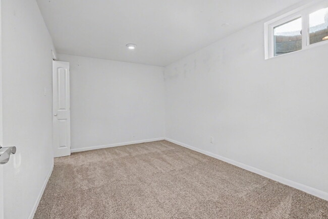 Building Photo - 8624 W Florida Ave