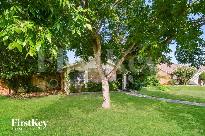 Building Photo - 3004 Charter Oak Dr