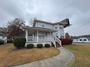 Building Photo - Large 3/2.5 House on Martha Berry Hwy- $1,295