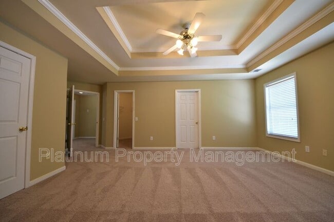 Building Photo - 950 Hillary Ln