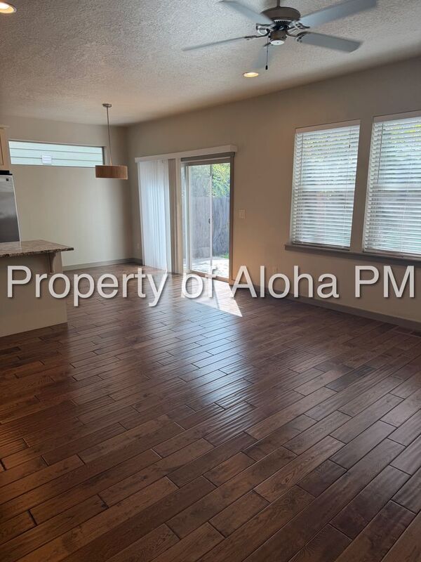 Building Photo - 2138 Myers Pl S